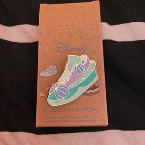 DISNEY PRINCESS SHOE PIN